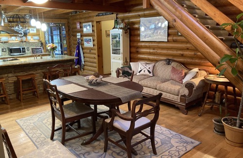Chapin Casa | Lake living in a relaxed family and pet-friendly home