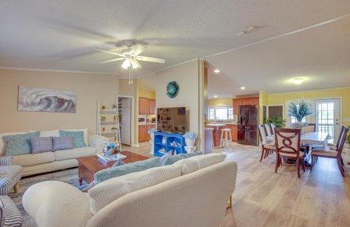 Oakhurst Casa | Lake Livingston Home with Dock and Deck!