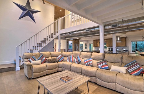 Coldspring Casa | Lake Livingston Vacation Rental w/ Hot Tub!