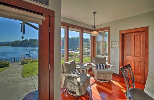 Eatonville Casa | Lake Lovers Oasis Hot Tub and Mt Rainier View!