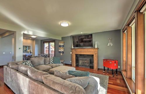 Eatonville Casa | Lake Lovers Oasis Hot Tub and Mt Rainier View!