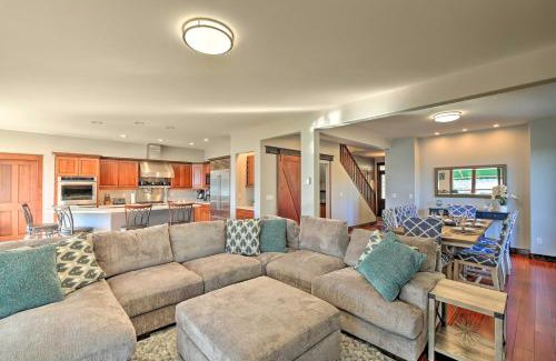 Eatonville Casa | Lake Lovers Oasis Hot Tub and Mt Rainier View!