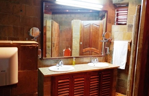 Lake Manyara National Park Cabina | Lake Manyara Wildlife Lodge