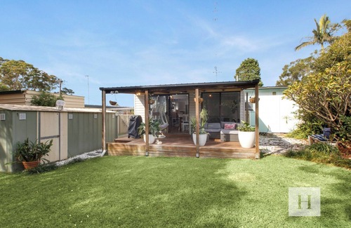 Summerland Point Casa | Lake Macquarie Escape - Cottage close to lake/shops