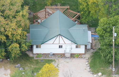 The Narrows Casa | Lake Manitoba Narrows - Lovely Lakefront Cottage