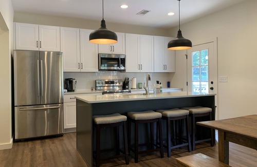 Eclectic Casa | Lake Martin Kowaliga New Water Front Calm Water great for boat and swimming