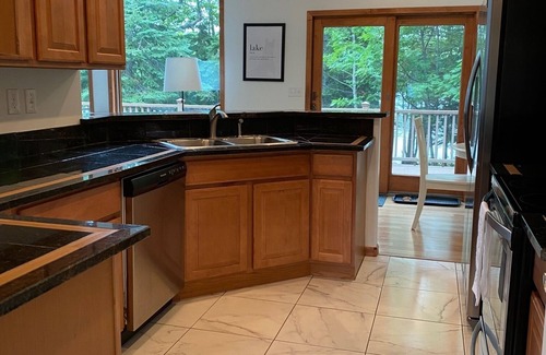 Mohawk Cabina | Lake Medora waterfront retreat 4.5 miles from Copper Harbor!