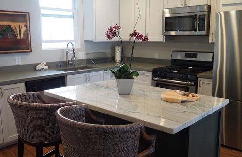 Oakland Apartamento | Lake Merritt Beauty - WIFI, estacionamiento, capacidad para 4