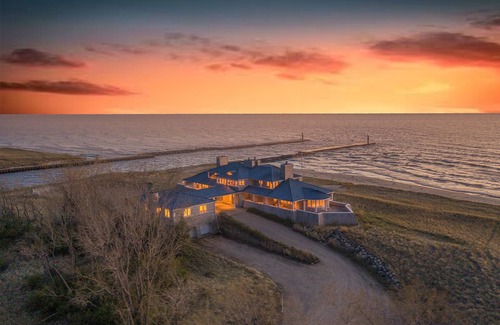 Saugatuck Casa | Lake Michigan & channel, Saugatuck. 8 bedrooms, heated pool in season, hot tub.