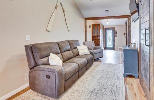 Craig Beach Casa | Lake Milton 1 Block From Beach With A Hot Tub
