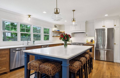 Minnetonka Beach Casa | Lake Minnetonka time! Fireplace,games,beach!