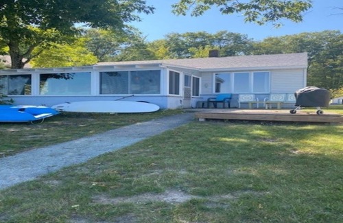 Lake City Cabaña | Linda casa de campo de 3 habitaciones en todos los deportes en el Lago Missaukee, esperando a tu familia.