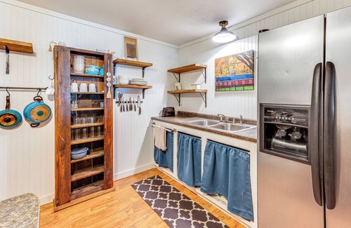 Barton Apartamento | Lake & Mtn Views: Vermont Couple's Retreat!