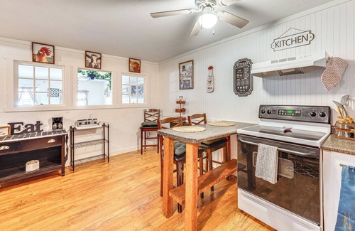Barton Apartamento | Lake & Mtn Views: Vermont Couple's Retreat!