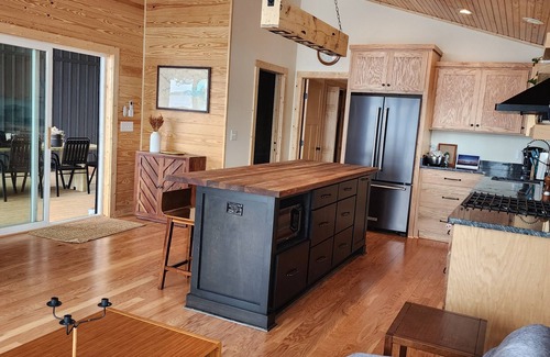 Leesville Casa | Lake Murray Modern Lakefront Retreat - Dock, Fireplace & Family-Friendly Luxury