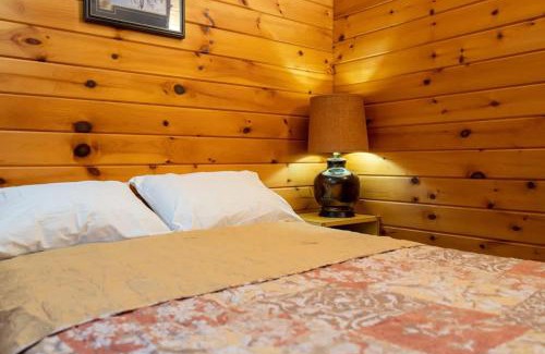 Muskoka Lakes Casa | Lake Muskoka Deluxe 3-bdrm Cottage - Pier 100 #80