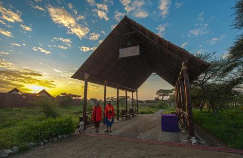 Sinoni Cabina | Lake Ndutu Luxury Tented Lodge