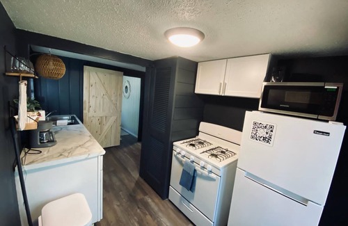 Tomahawk Casa | Lake Nokomis 1BD/1Bath Lakeside Cabin - Cabin #2