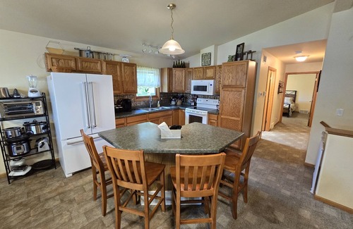 Tomahawk Cabaña | Lake Nokomis Cabin-Wheelchair Accessible-Fire Pit