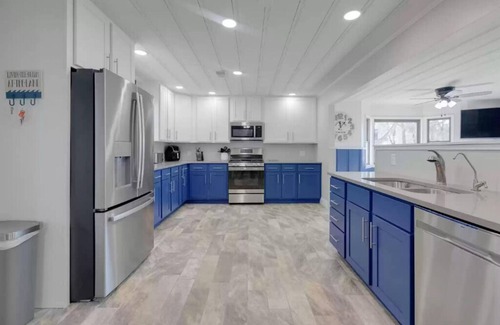 Henderson Casa | Lake Norfork view and easy access from this remodeled oasis that sleeps 14!