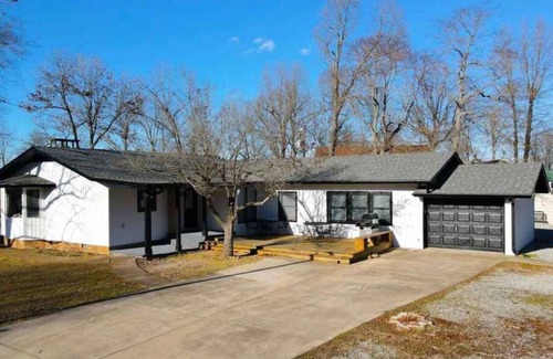 Henderson Casa | Lake Norfork view and easy access from this remodeled oasis that sleeps 14!