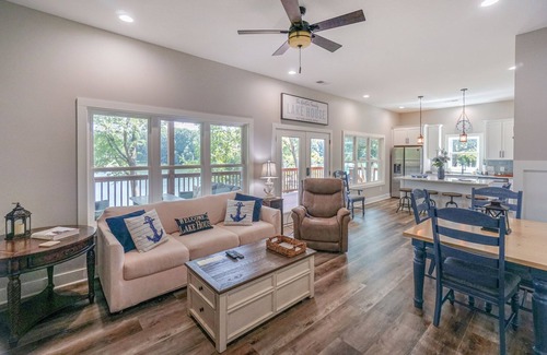 Mooresville Apartamento | Lake Norman - Tranquility Cove - Beautiful Lakefront Apartment