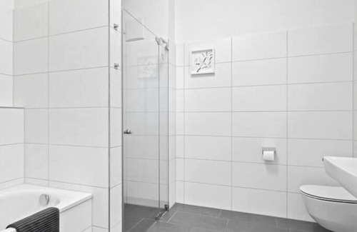 Fischbach Apartamento | Lake-Oasis |StayUnix| Lake-Terrace-Parking-Netflix