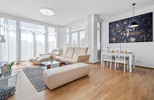 Fischbach Apartamento | Lake-Oasis |StayUnix| Lake-Terrace-Parking-Netflix