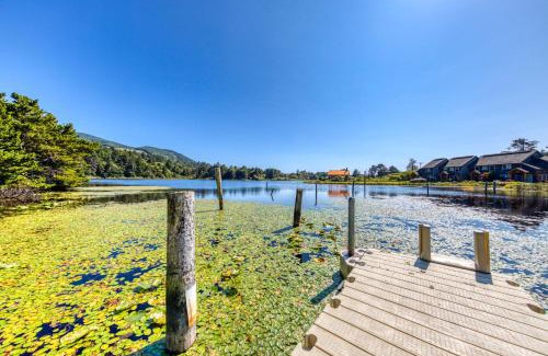 Rockaway Beach Casa | Lake & Ocean