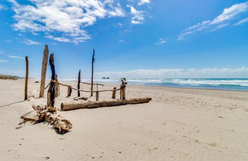 Rockaway Beach Casa | Lake & Ocean