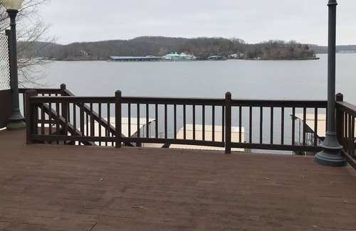 Linn Creek Casa | Lake of the Ozarks Lakefront Home with Amazing Views, Relax & Have Fun!