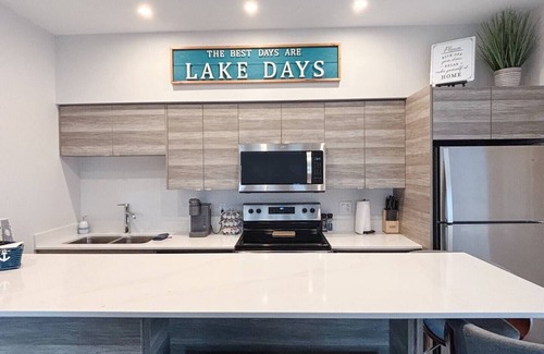 Vernon Condominio | Lake Okanagan Cozy Beach Condo! Corner Penthouse w/ 180° Views