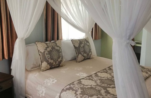 Nyahururu Hotel | Lake Olbolosat Resort Park Lodge