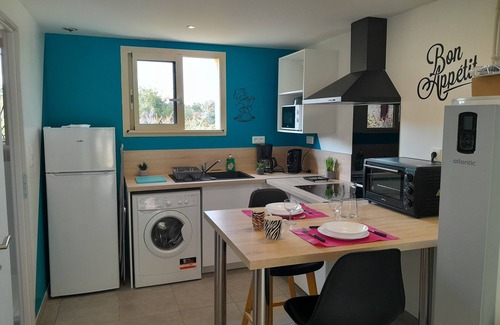 Saint-Pardoux Casa | Lake on foot! Bright studio+mezzanine, TV, WIFI, terrace, parking, near village
