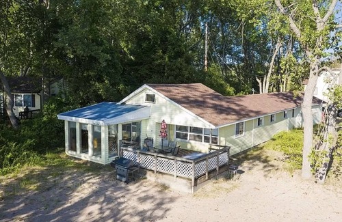 Henderson Casa | Lake Ontario Beach House Getaway-Two Full Homes
