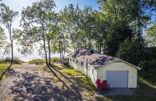 Henderson Casa | Lake Ontario Beach House Getaway-Two Full Homes
