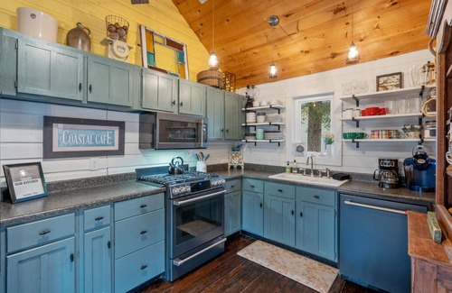 Sandy Creek Apartamento | Lake Ontario Cottage BBQ Fire Pit