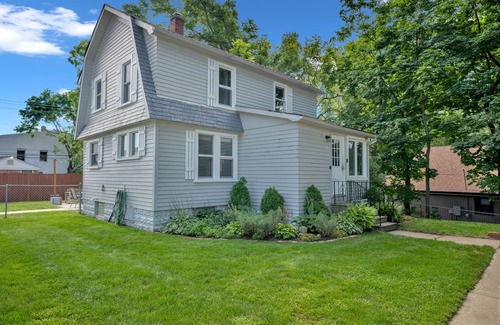 Lake Orion Casa | Lake Orion Lakefront Vacation Home