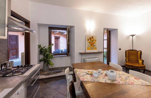 San Maurizio d'Opaglio Apartamento | Lake Orta family retreat with lakefront garden