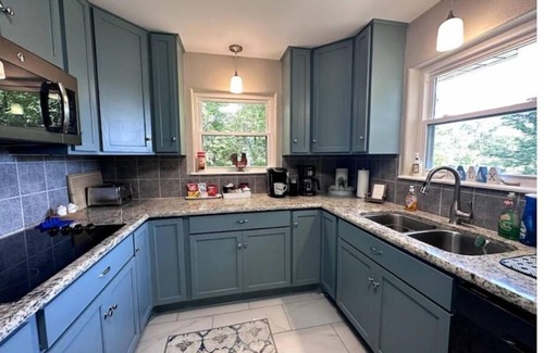 Berryville Casa | Lake Palestine-fishing, swimming, kayaks, pet friendly - Early Check-in!