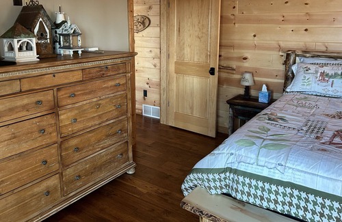 Nekoosa Cabina | Lake Petenwell waterfront cabin, minutes from Sand Valley - NEW