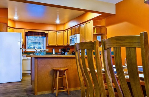Lake Placid Cabina | Lake Placid Club Resort's best-located chalet with spectacular views.