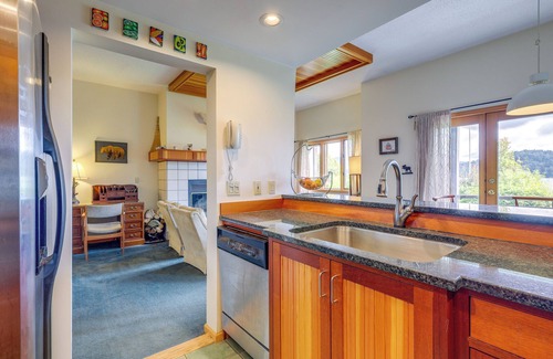 Lake Placid Apartamento | Lake Placid Condo w/ Patio - Walk to Beach!