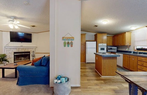 Seguin Casa | Lake Placid Waterfront/Sleeps 10