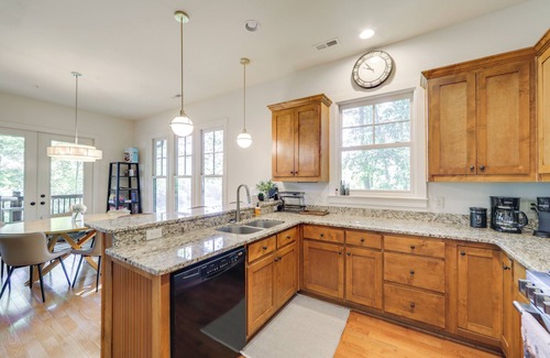 Bear Lake Reserve Condominio | Lake & Pool Access at Bear Lake Reserve Condo!