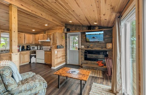 Farwell Casa | "Lake Rachel Retreat"- Fish, Swim, Play!