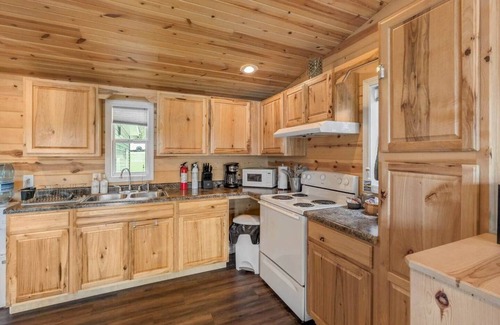 Farwell Casa | "Lake Rachel Retreat"- Fish, Swim, Play!