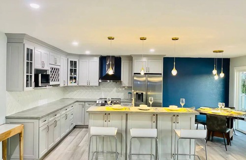 Discovery Bay Casa | Lake Retreat House in Discovery Bay