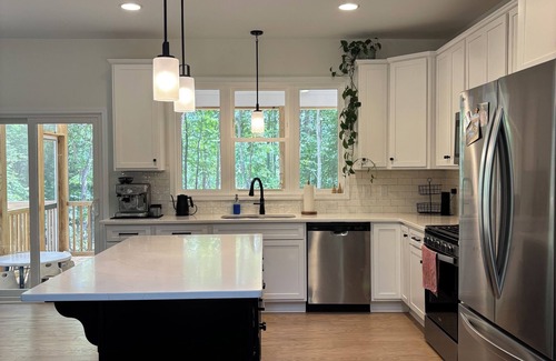 Hillsborough Casa | Lake Retreat in Hillsborough, NC