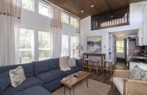 Anderson Casa | Lake Retreat- Mins to CU- Kayaks, Fire Pit, Dock